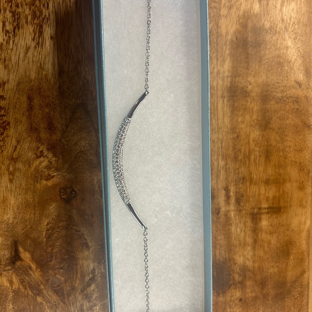 Curved Collar Necklace